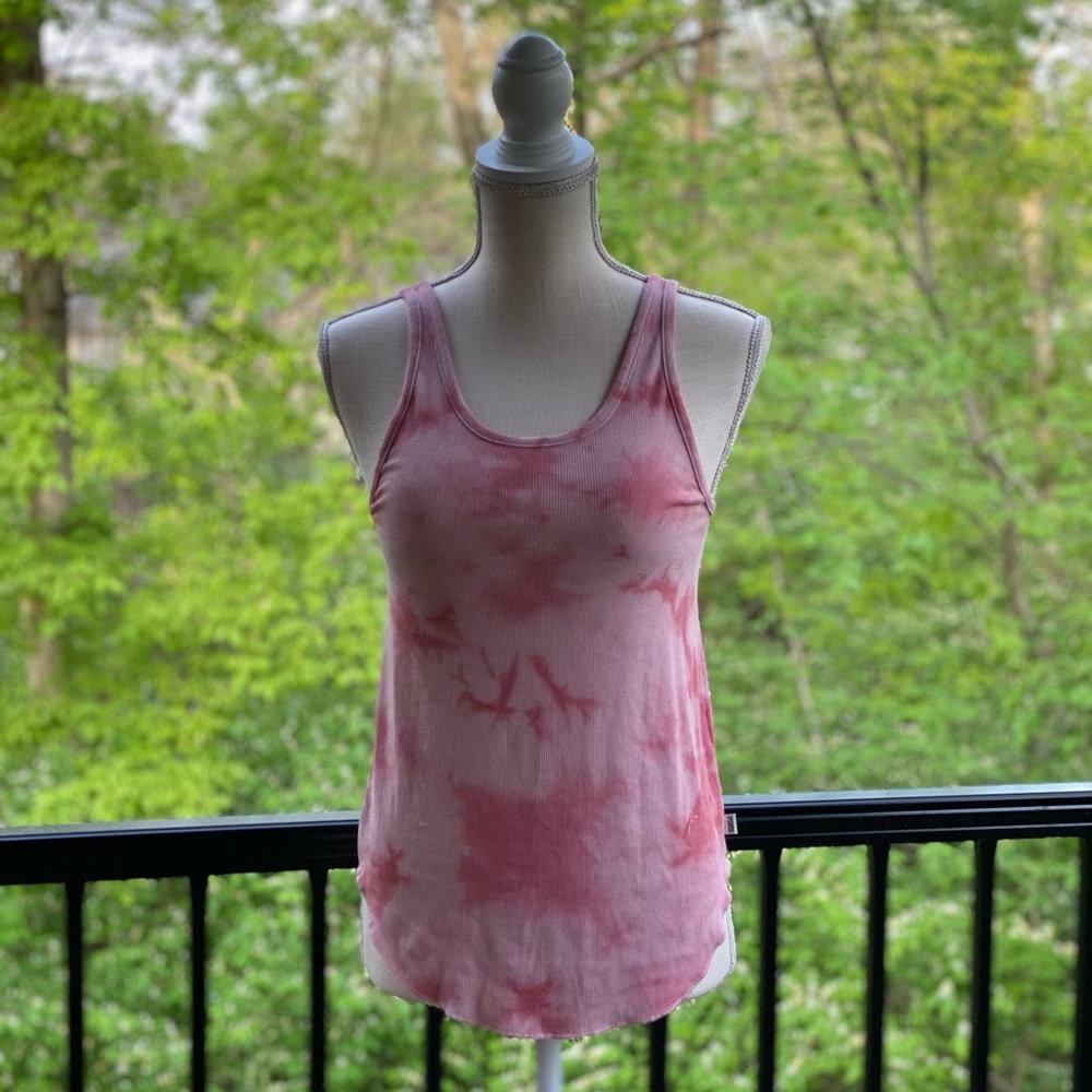 Vs pink tie dye tank top